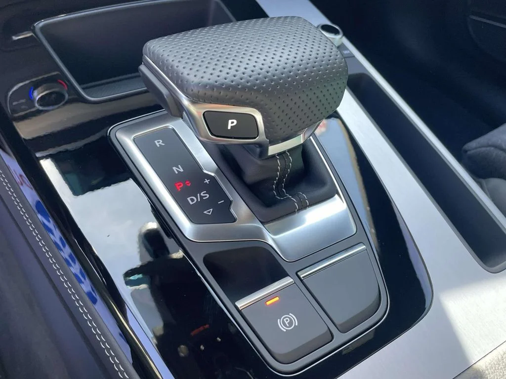 Used 2024 Daytona Gray Pearl Effect Audi S line Prestige image 21