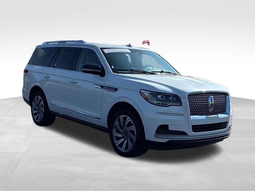 Used 2023 White Lincoln Standard image 6