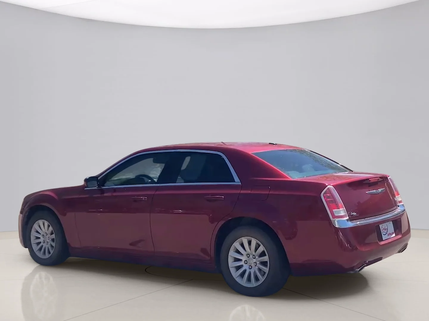 Used 2014 Red Chrysler RWD image 4