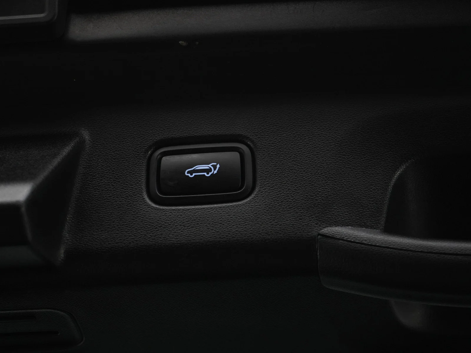 Used 2022 Phantom Black Hyundai SEL image 18