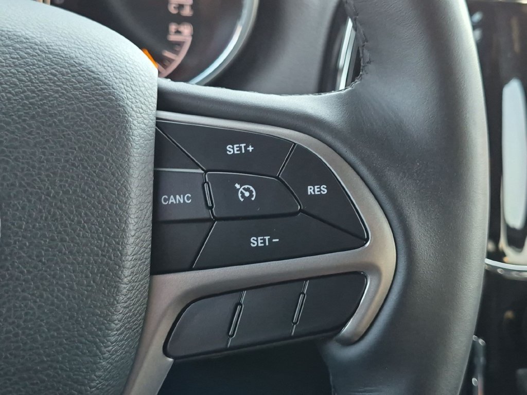 Used 2022 White Jeep Laredo X image 16