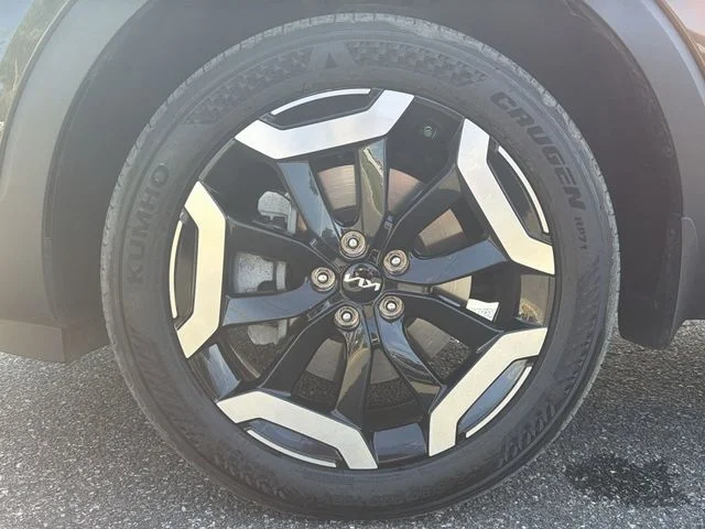 Certified Used 2024 Green Kia S image 10