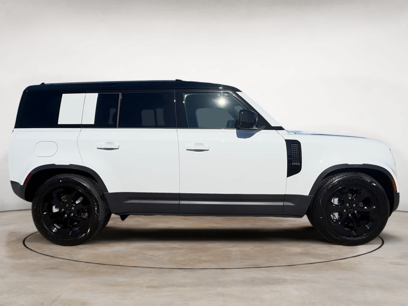 New 2026 Fuji White Land Rover S image 6