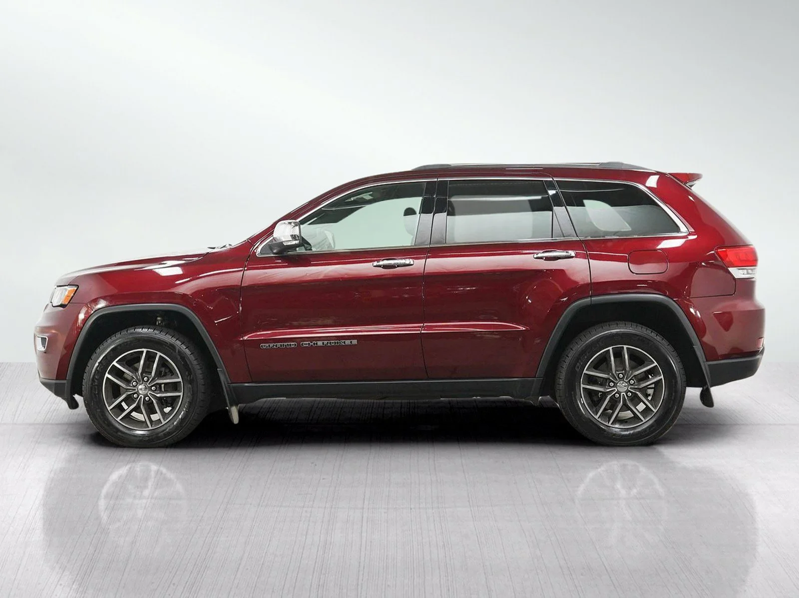 Used 2019 Jeep Grand Cherokee Limited with VIN 1C4RJFBG8KC813606 for sale in Hopkins, Minnesota