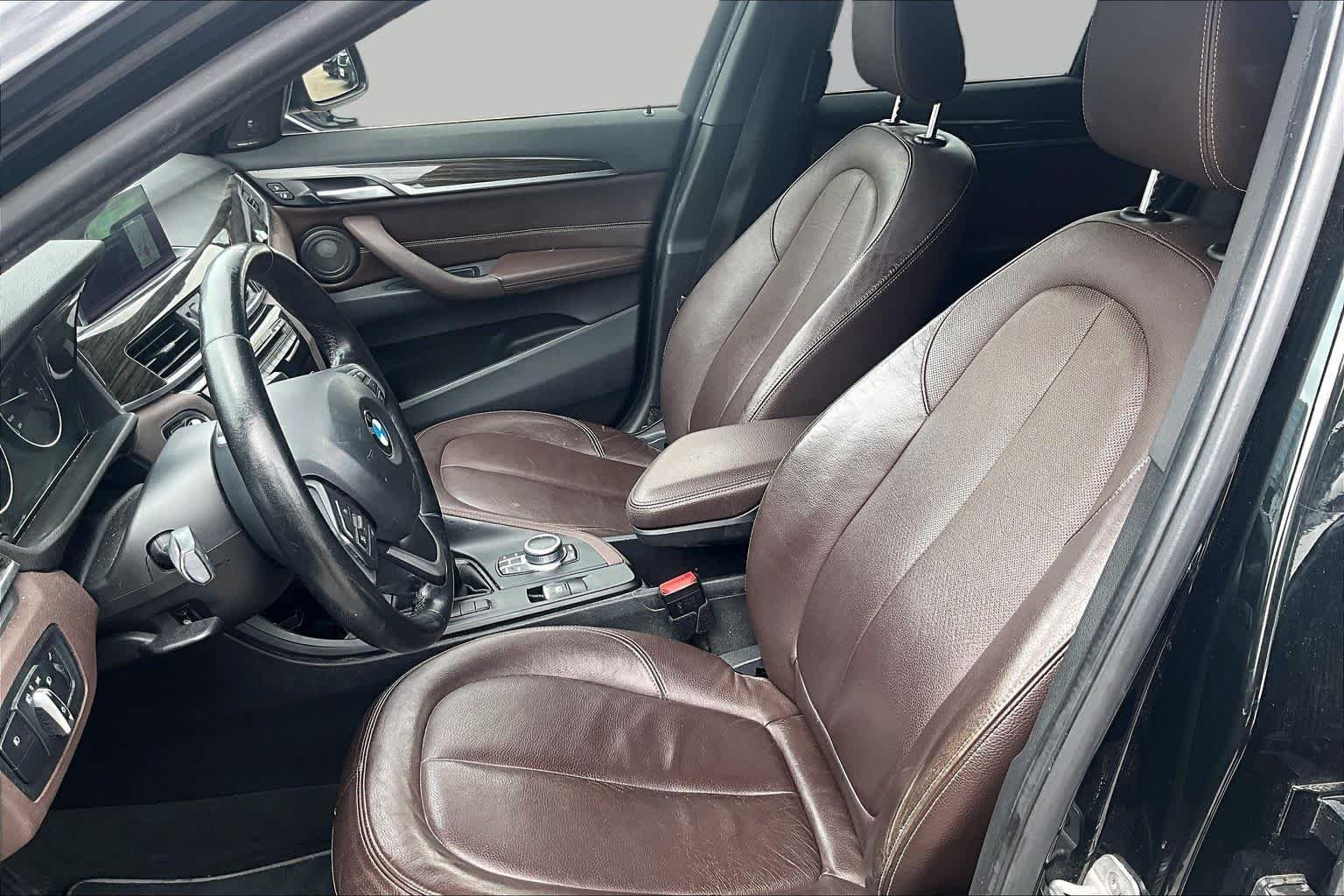 Used 2018 Black Sapphire Metallic BMW sDrive28i image 7