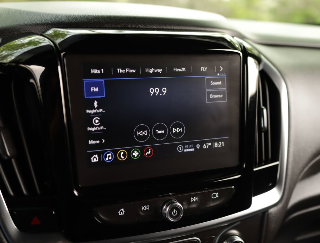 Used 2023 Summit White Chevrolet LT Cloth image 12