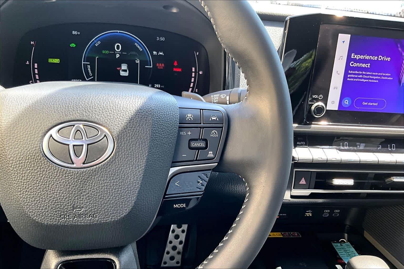 Used 2025 Ice Cap Toyota SE image 25