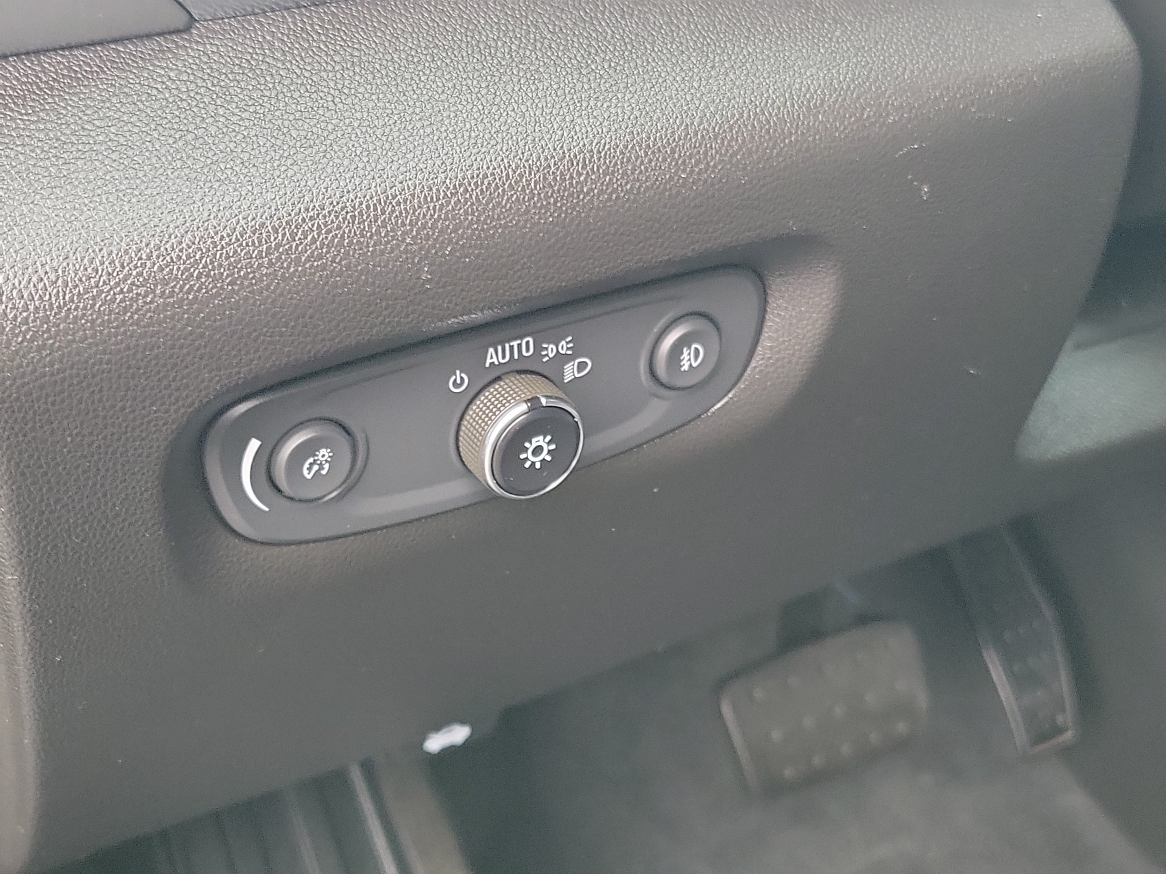Used 2021 Graphite Metallic Chevrolet LT Cloth image 20