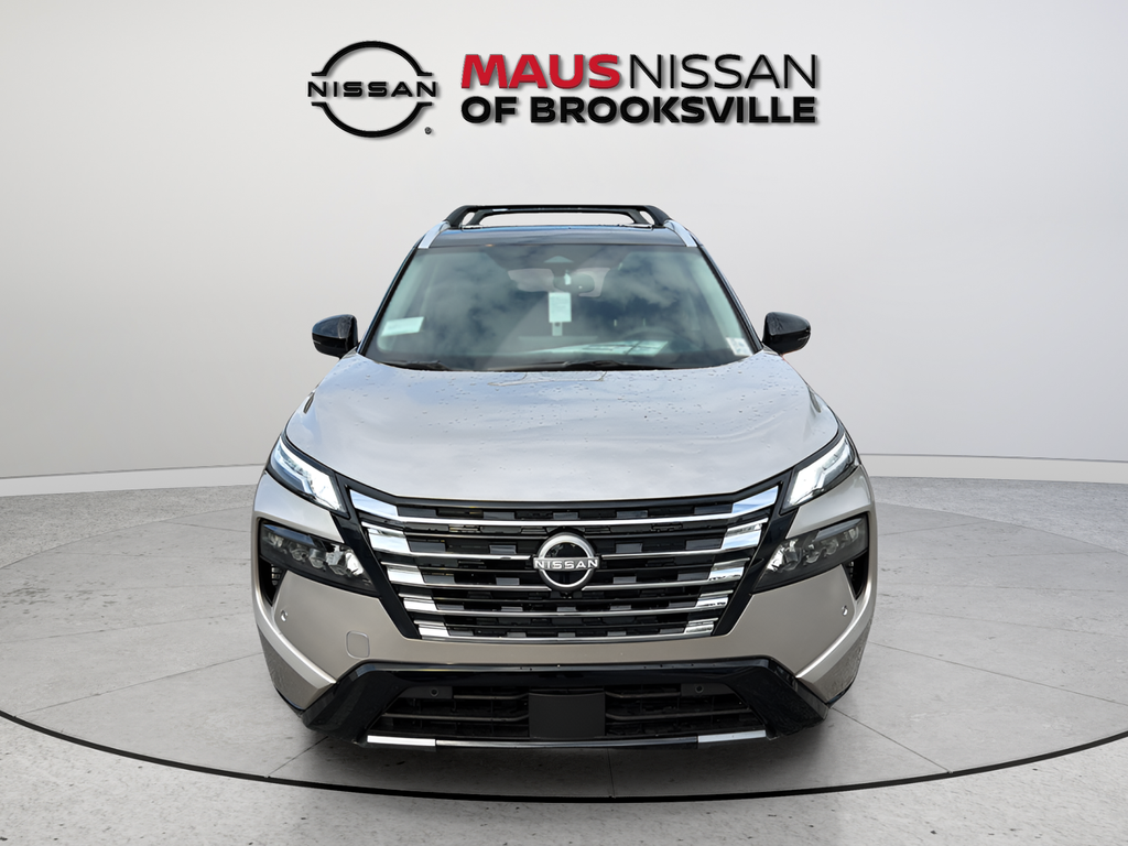 New 2026 Silver Nissan Platinum image 3
