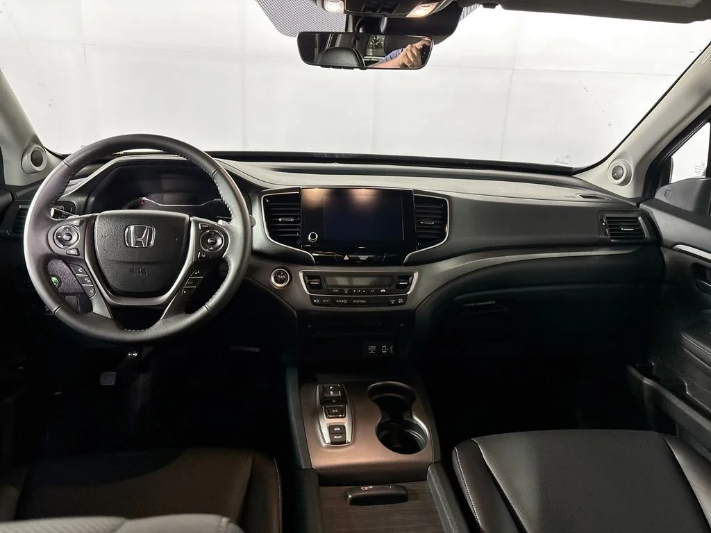 Used 2023 Black Honda RTL image 12