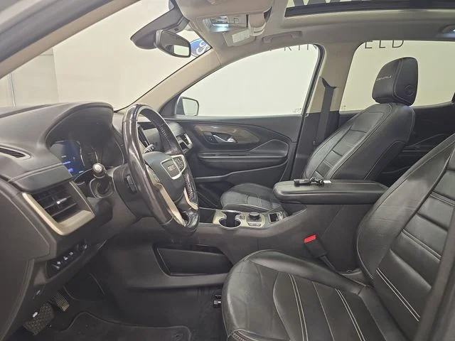 Used 2022 Quicksilver Metallic GMC Denali image 21