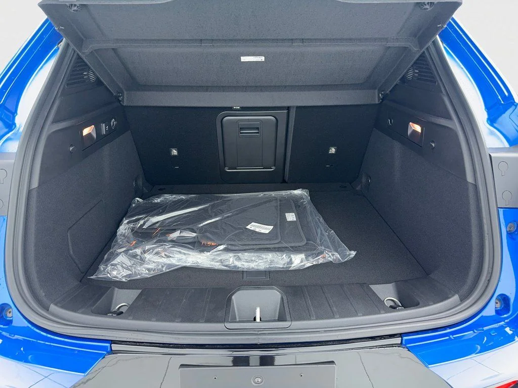 New 2025 Blue Alfa Romeo Base image 12