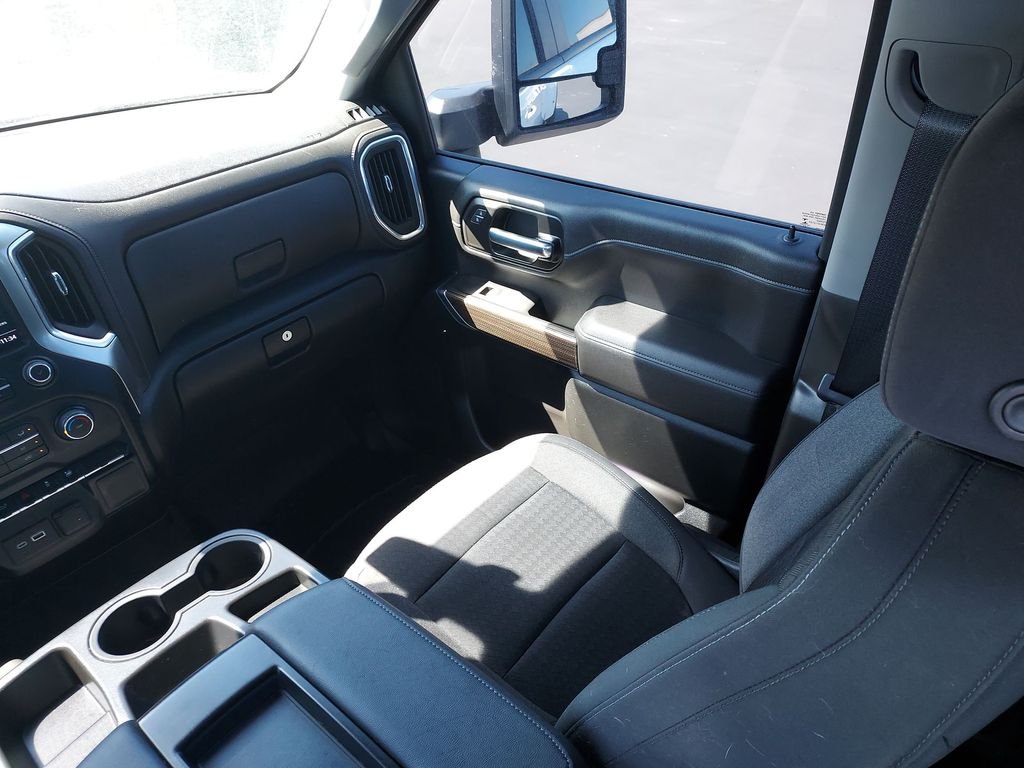 Used 2021 White Chevrolet LT image 11