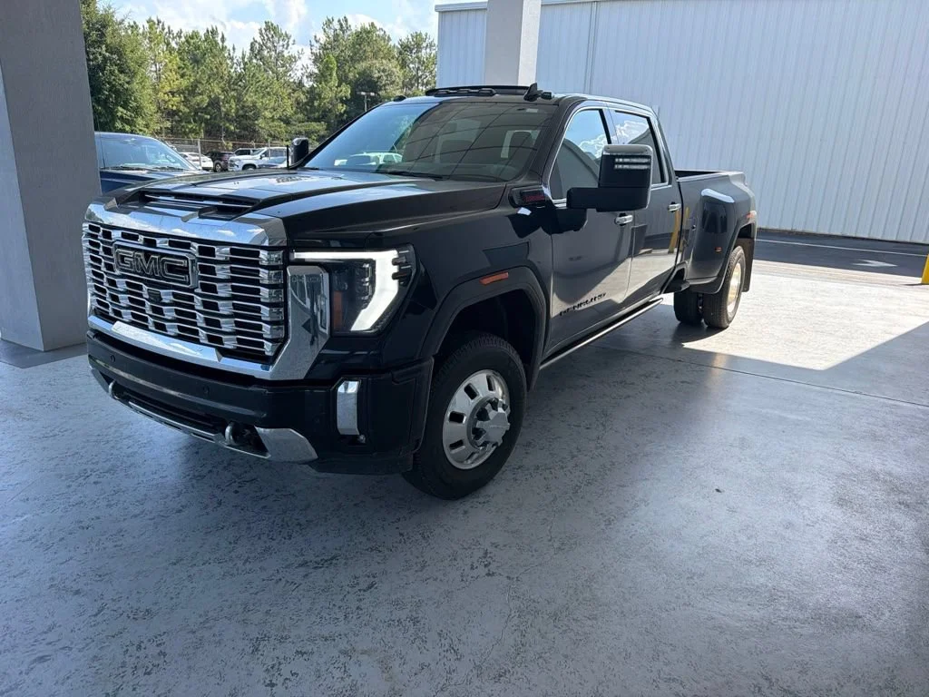 Used 2026 Onyx Black GMC Denali DRW image 1