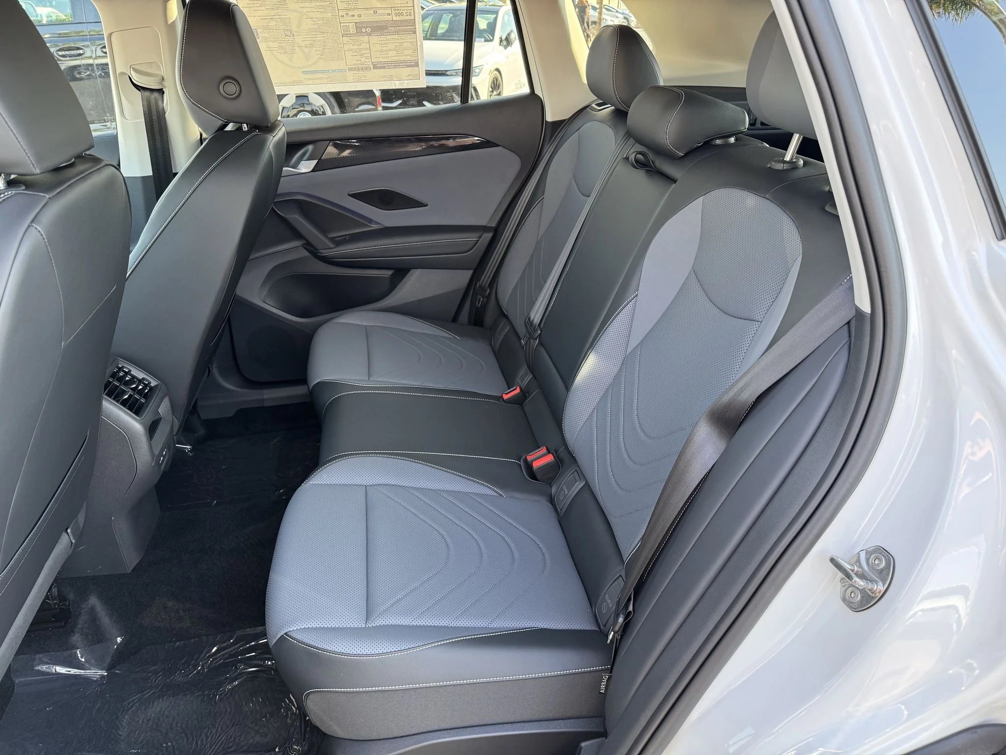 New 2026 Pure White Volkswagen SE image 33