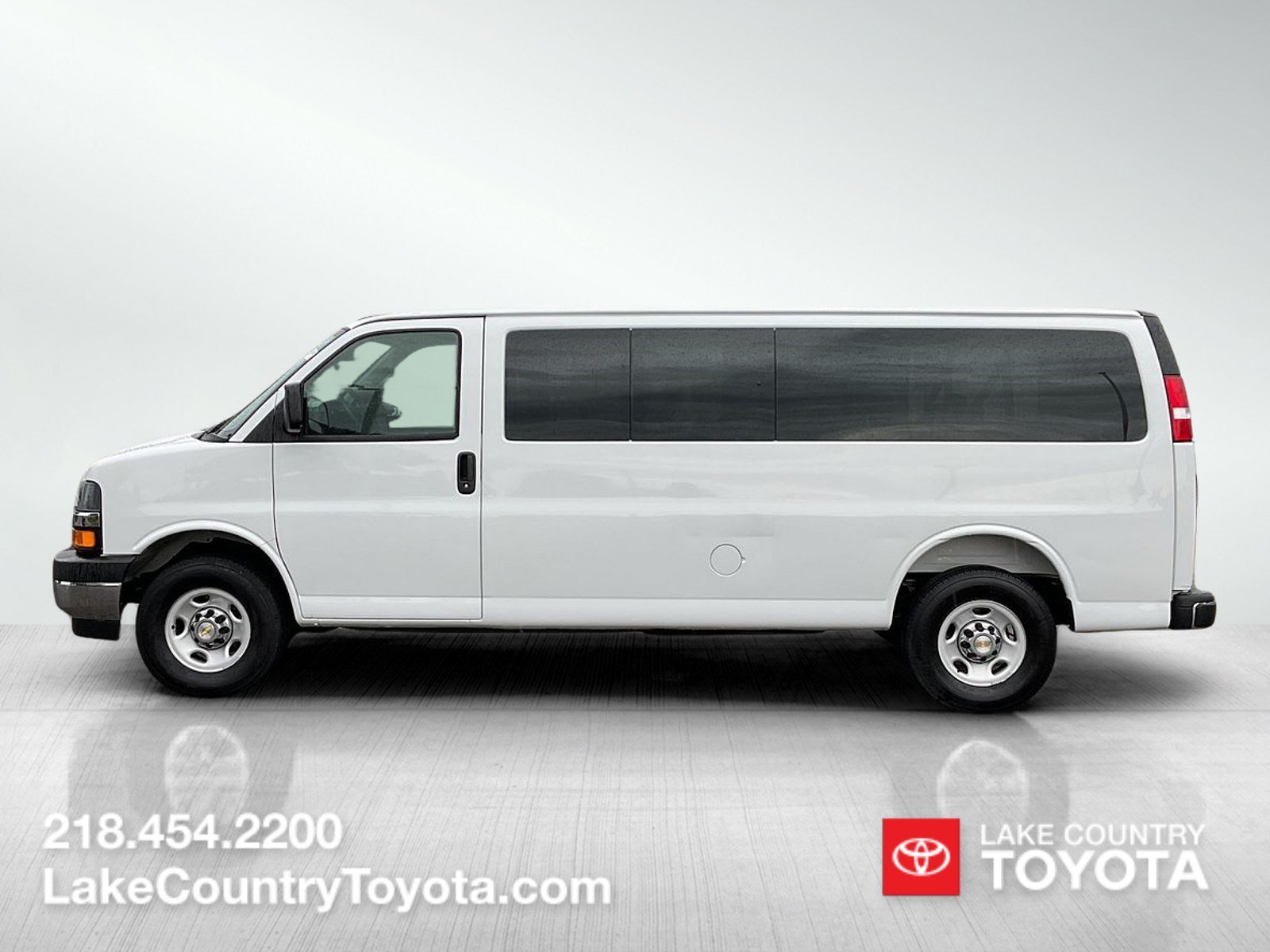Used 2025 Chevrolet Express Passenger LT with VIN 1GAZGPFP7S1206518 for sale in Brainerd, Minnesota