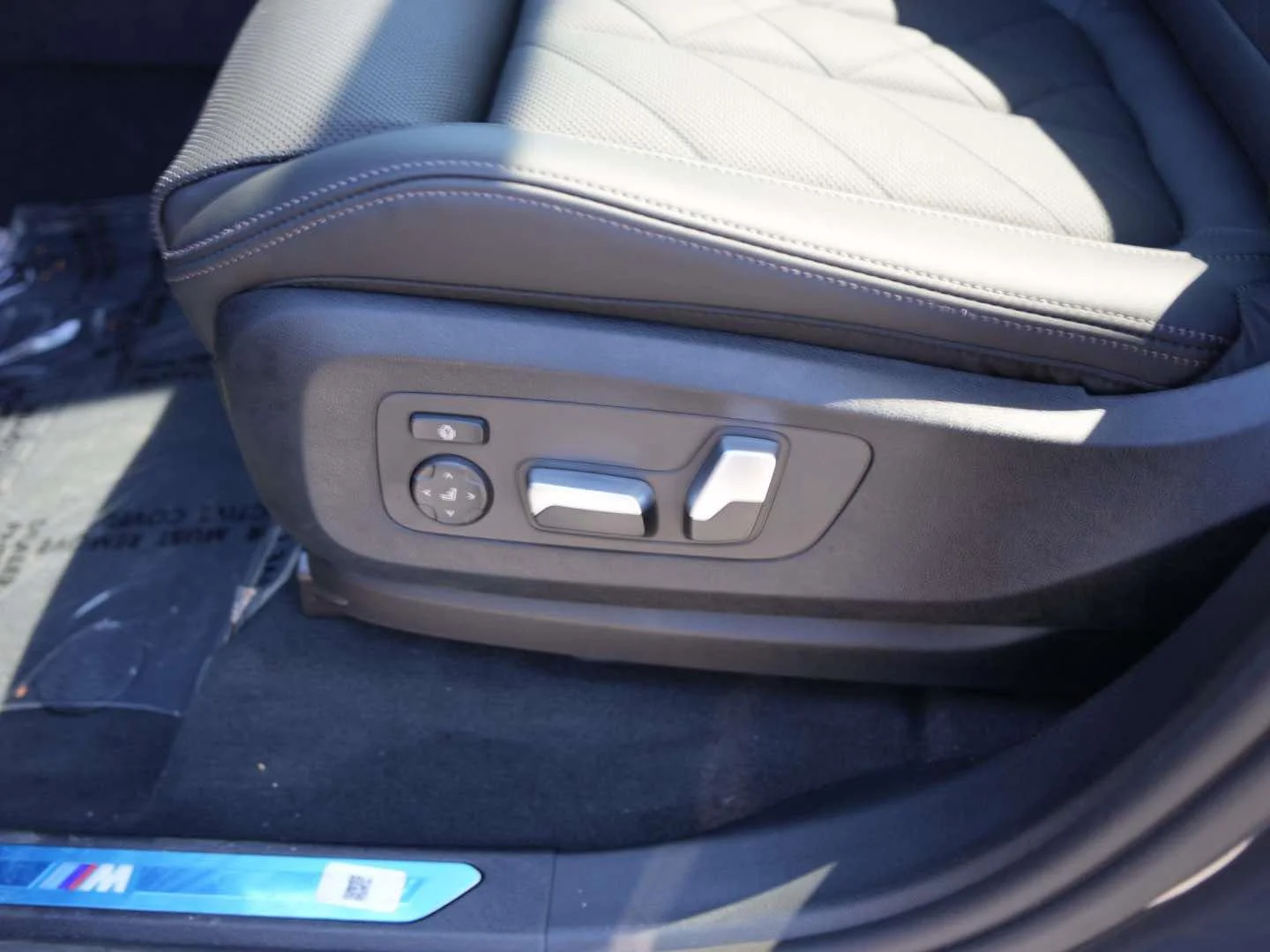 New 2026 Dravit Grey Metallic BMW sDrive40i image 12
