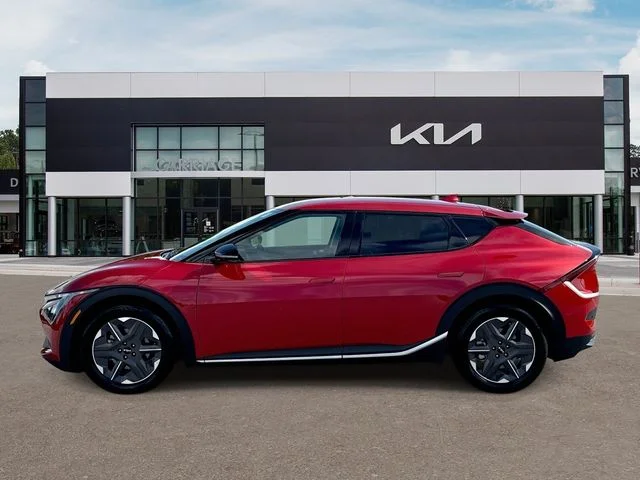 Used 2025 Red Kia Light image 5