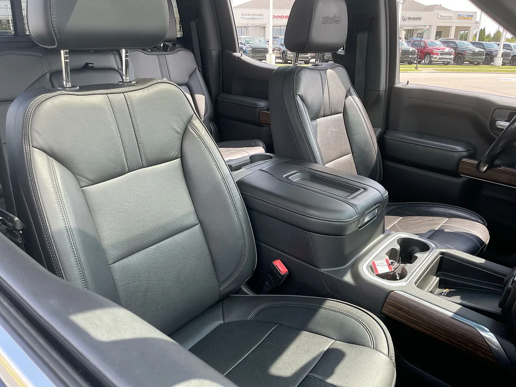Used 2021 Black Chevrolet High Country image 29
