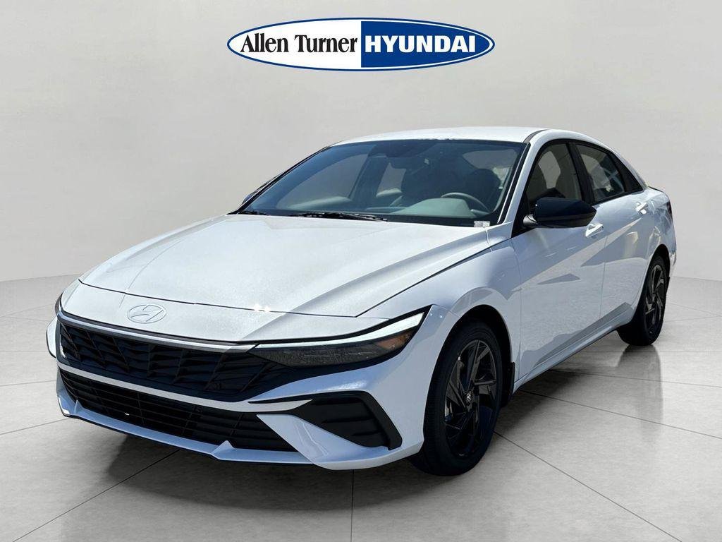 New 2026 Serenity White Hyundai SEL Sport image 4