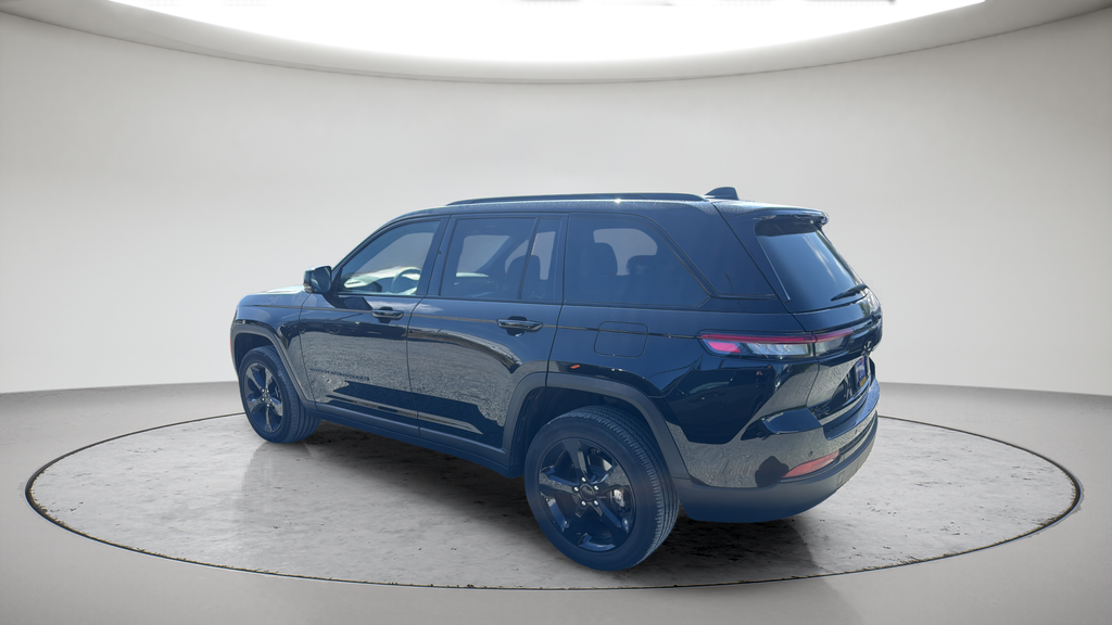 Used 2023 Black Jeep Altitude X image 7
