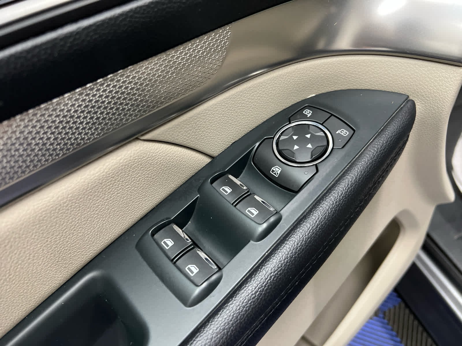 Used 2018 Magnetic Metallic Ford XLT image 13