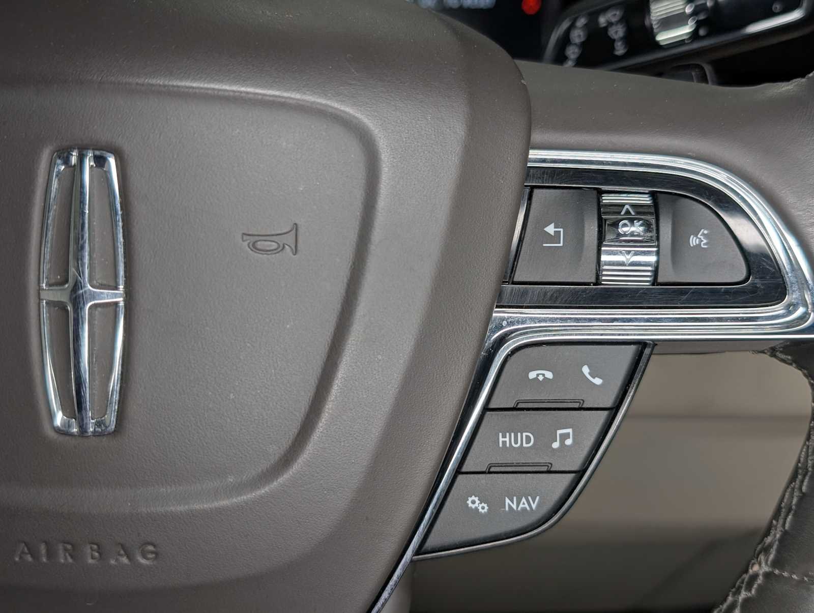 Used 2020 Rhapsody Blue Lincoln Reserve image 39