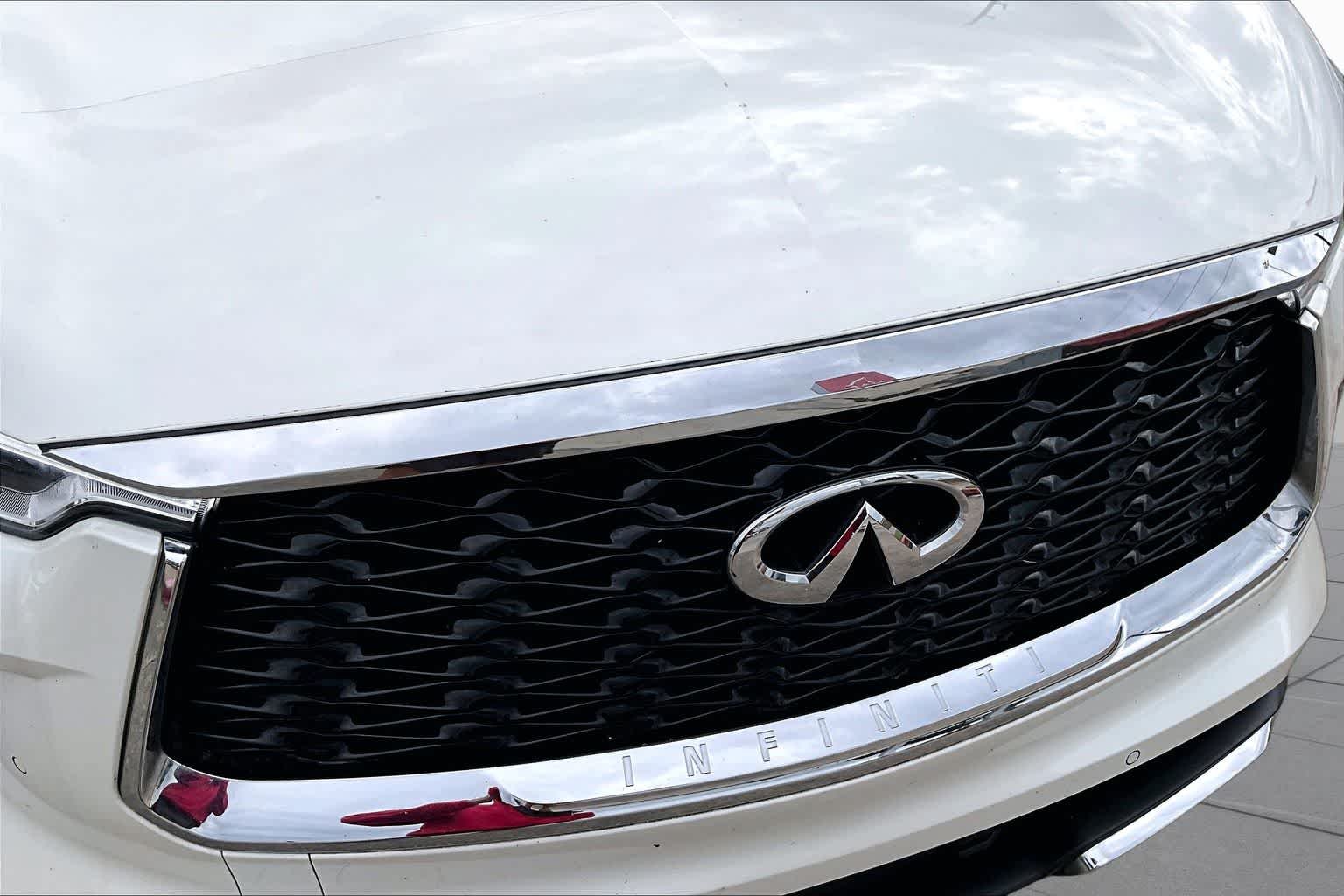 Used 2022 Majestic White/Black Obsidian INFINITI AUTOGRAPH image 29