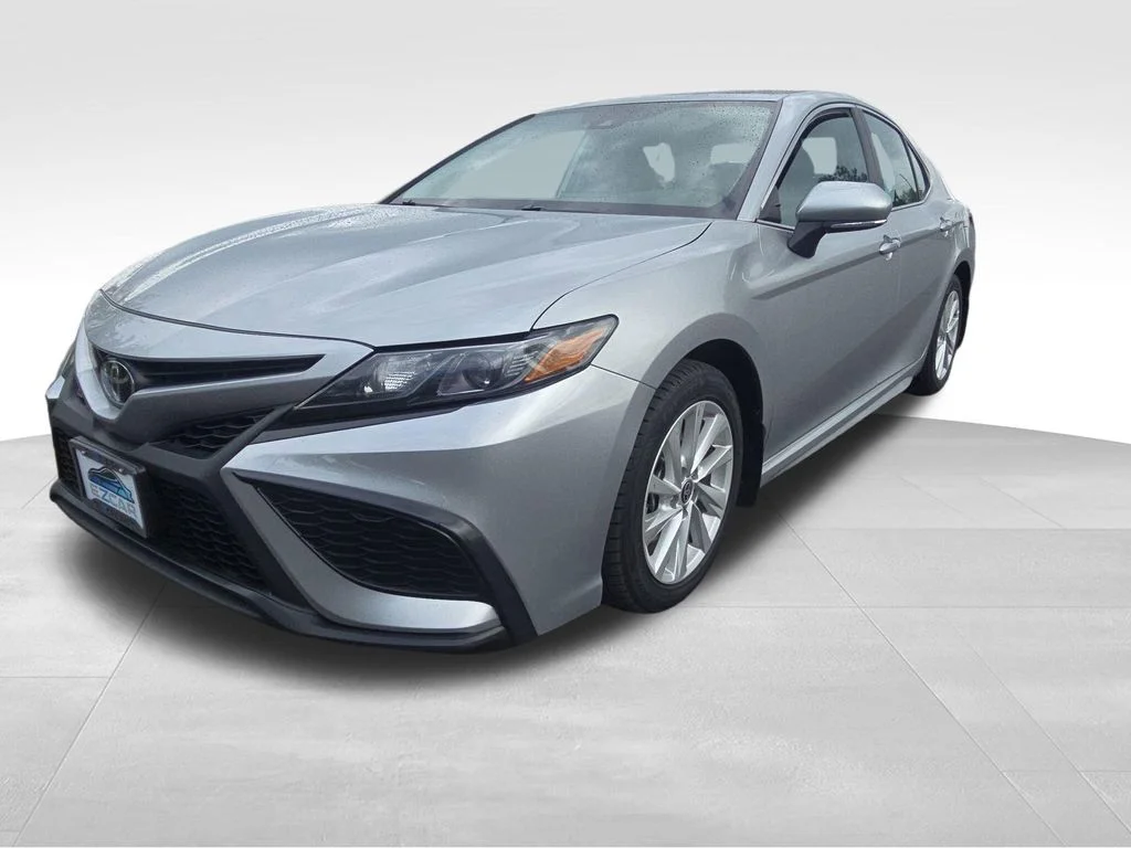 Used 2024  Toyota SE Nightshade image 15
