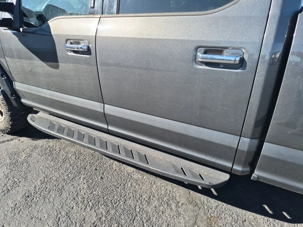 Used 2019 Magnetic Ford Lariat image 18