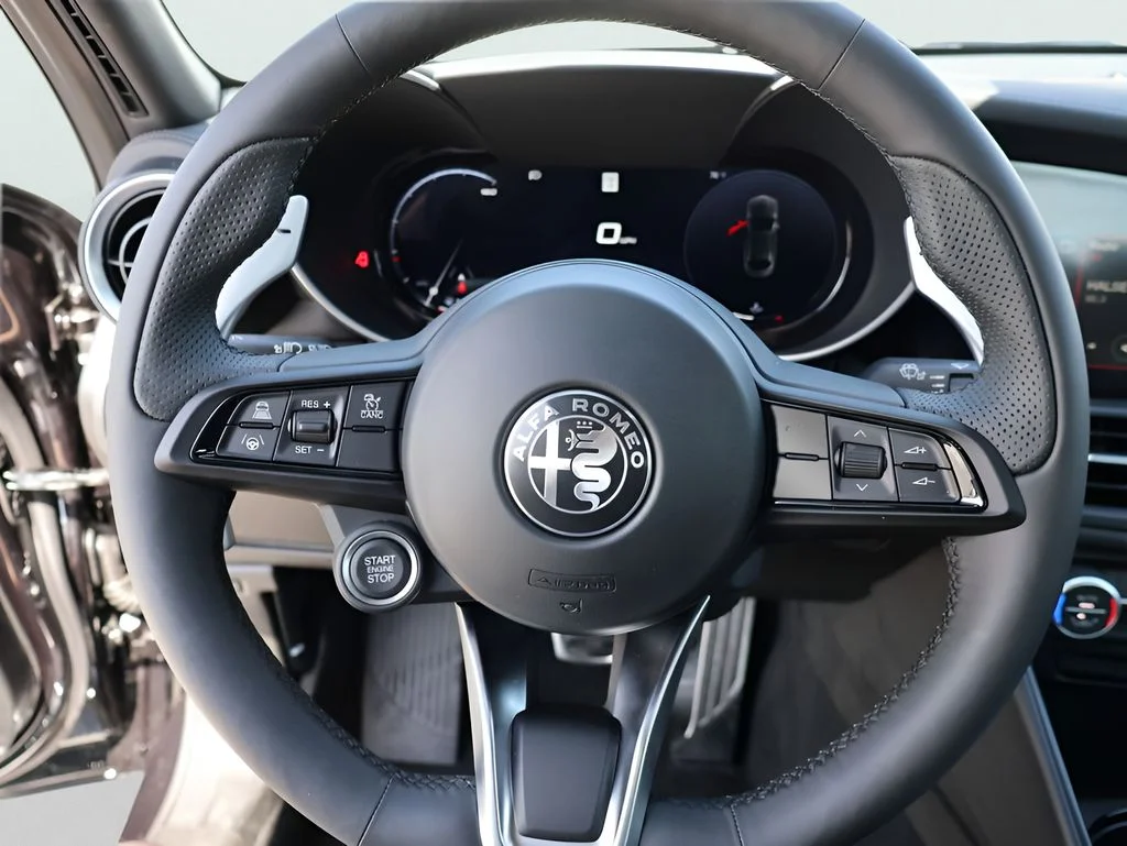 New 2026 Vulcano Black Metallic Alfa Romeo Base image 31