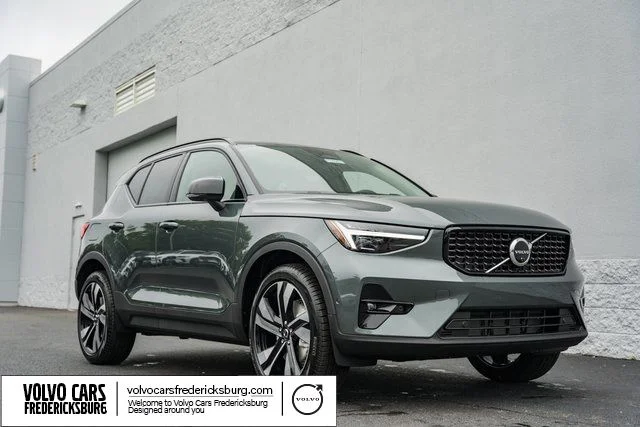 2026 Volvo XC40 B5 Ultra Dark AWD's photo