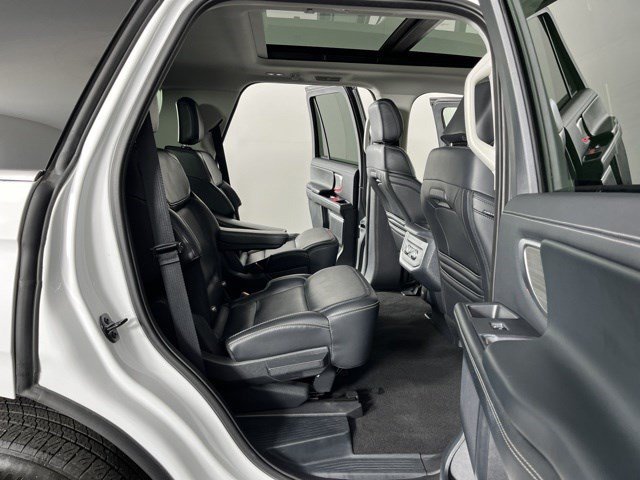 Certified Used 2025 Oxford White Ford Platinum image 41