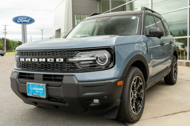 New 2026 Azure Gray Metallic Tri-Coat Ford Outer Banks® image 2