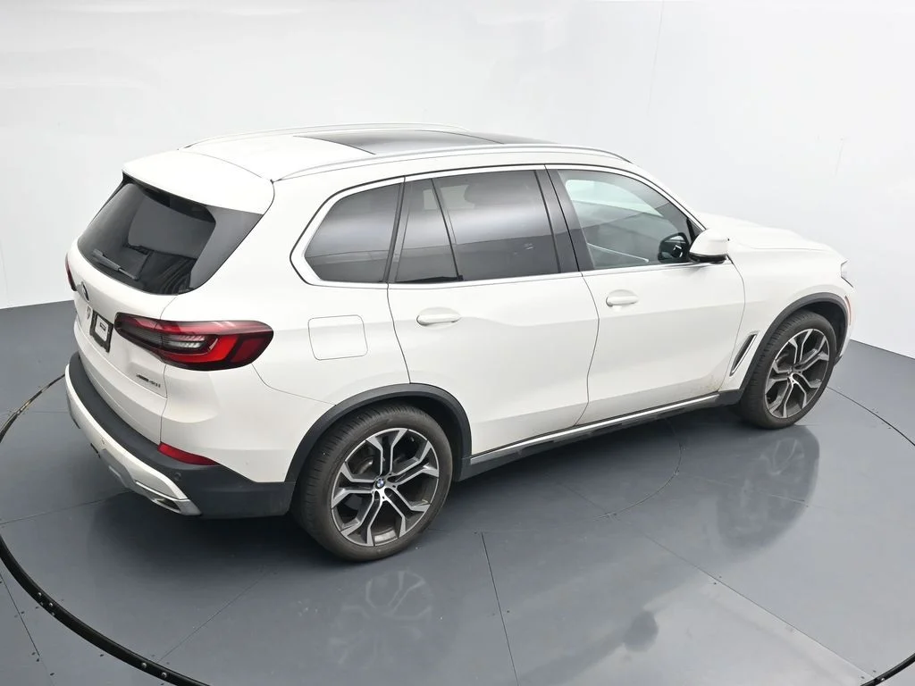 Used 2023 White BMW xDrive40i image 15