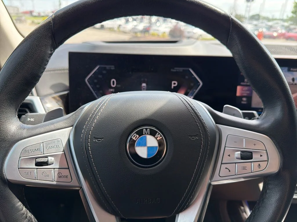 Used 2023 Mineral White Metallic BMW xDrive40i image 17