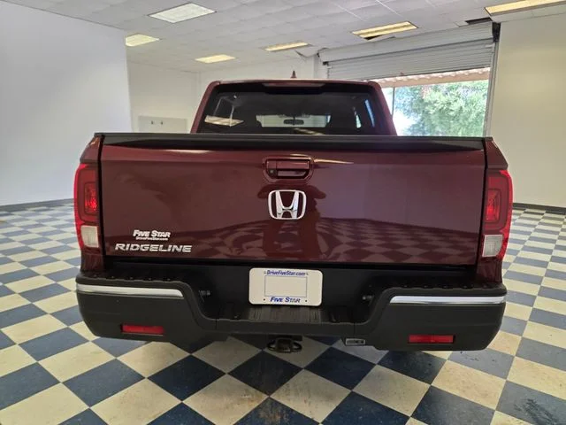 Used 2017 Red Honda RTL image 6