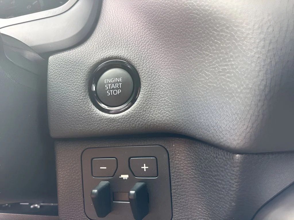 Used 2025  Toyota Limited image 20
