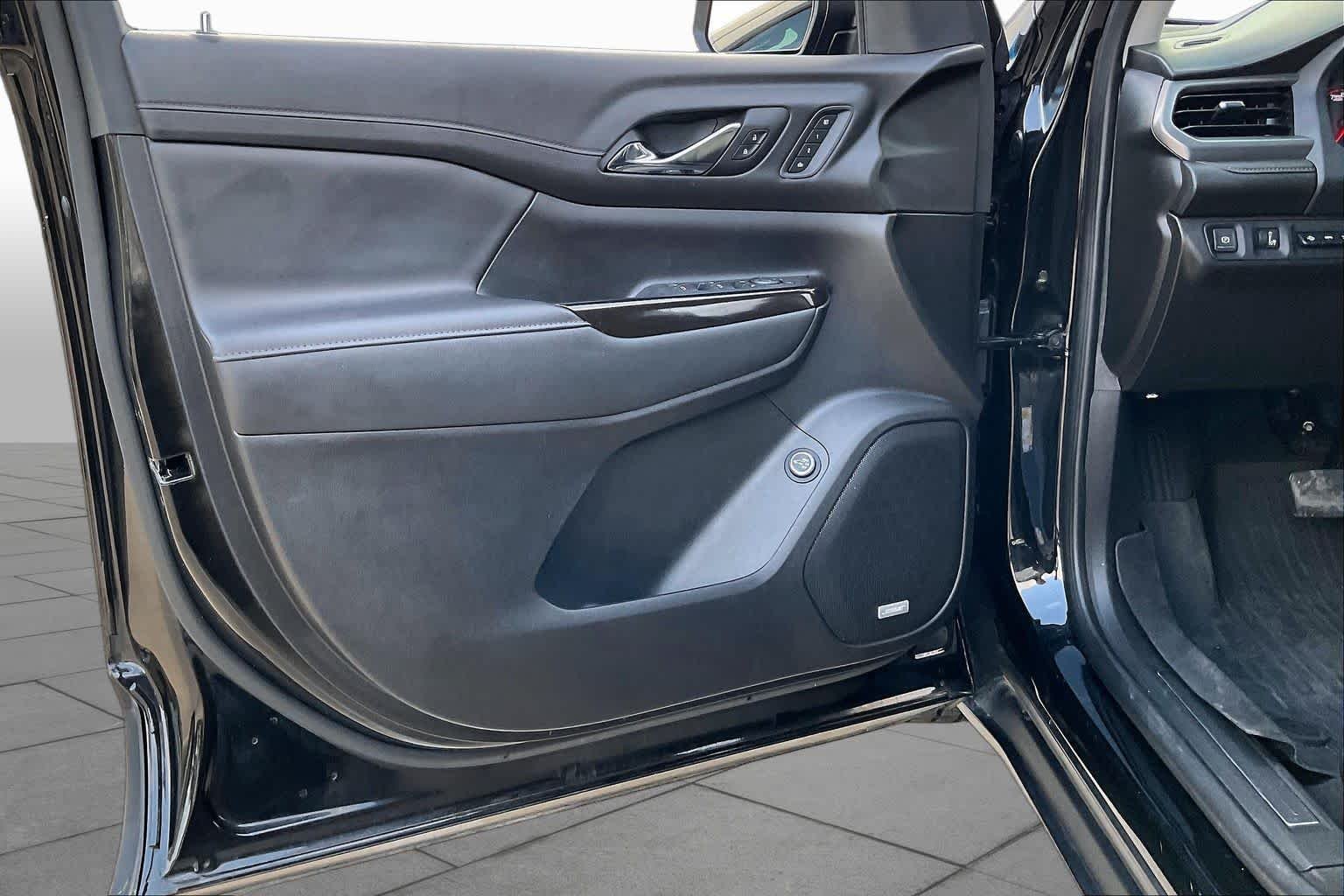 Used 2023 Ebony Twilight Metallic GMC AT4 image 19