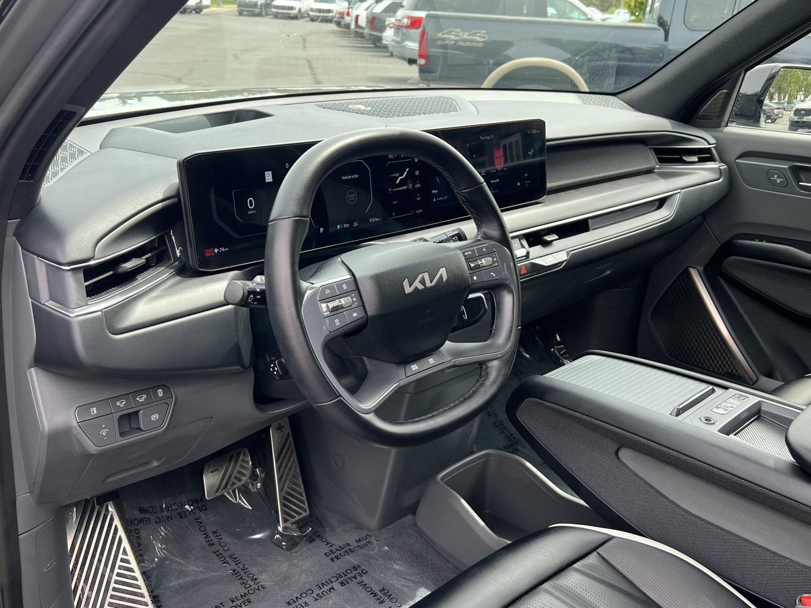 Used 2025 Pebble Gray Kia GT-Line image 4