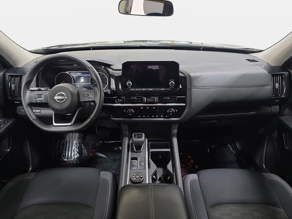 Used 2025 Super Black Nissan SV image 10