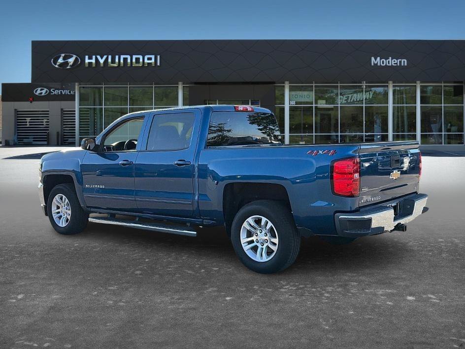 Used 2018 Deep Ocean Blue Metallic Chevrolet LT image 5