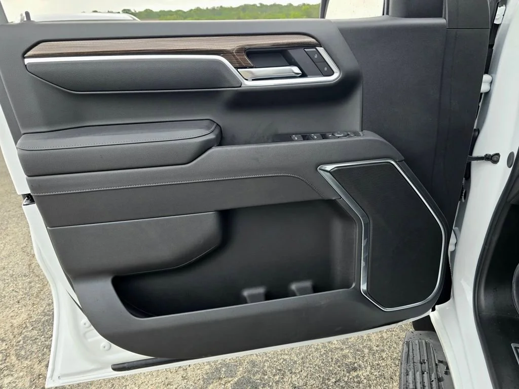 2025 Chevrolet Silverado 1500 Custom - Photo 16