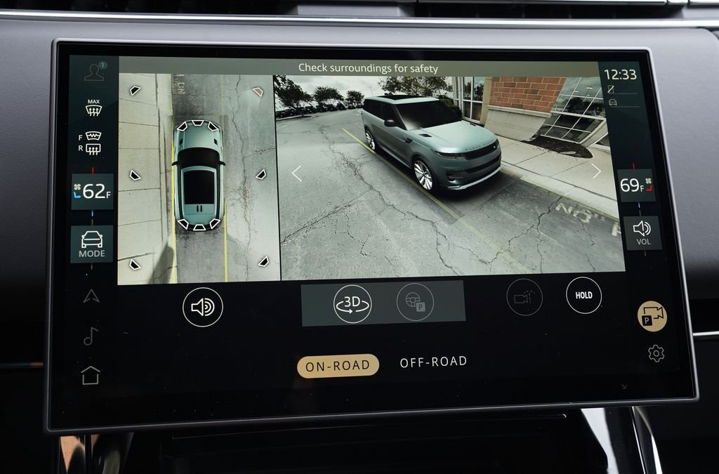 New 2026 Carpathian Grey Land Rover Dynamic SE image 30