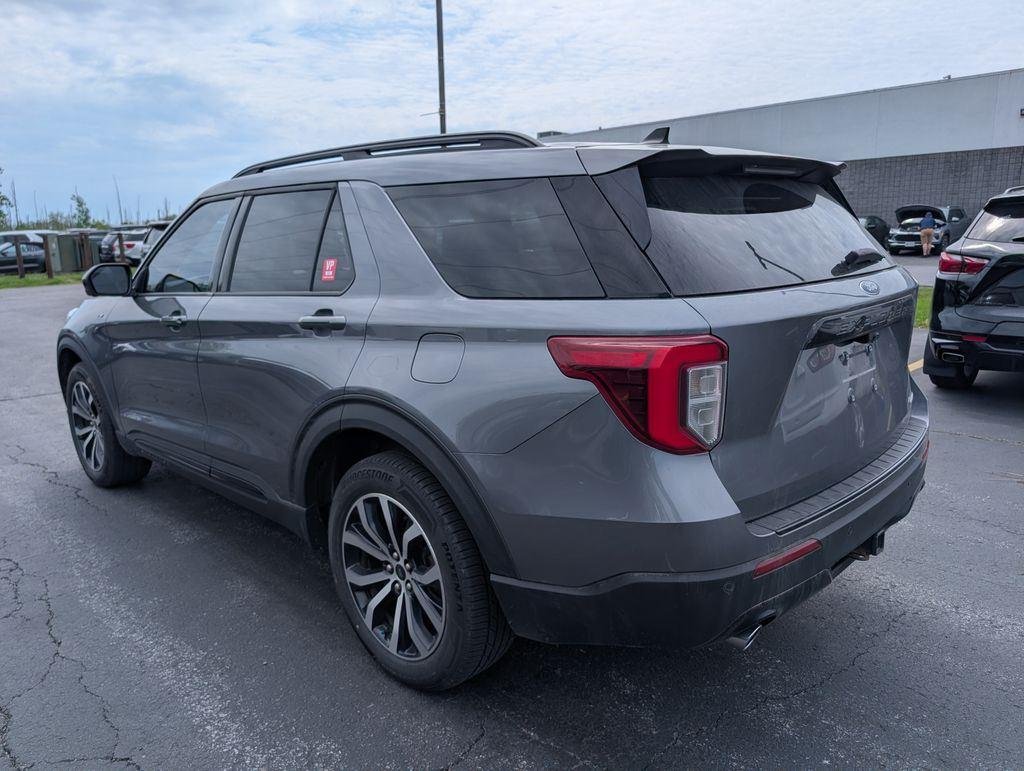 Used 2022 Gray Metallic Ford ST-Line image 6