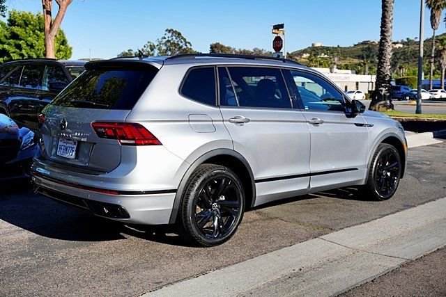 Used 2023 Silver Volkswagen 2.0T SE R-Line Black image 7