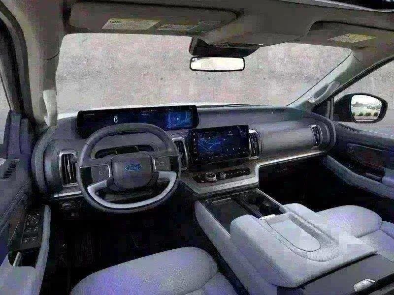 New 2025 Star White Ford Platinum image 37