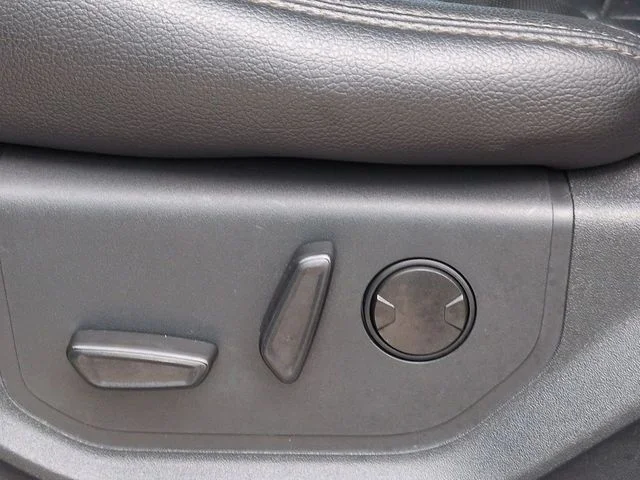 Used 2022 Stone Gray Metallic Ford Lariat image 20