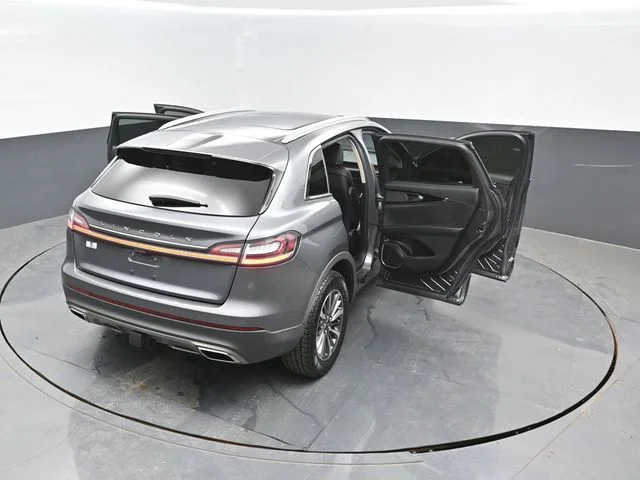Used 2022 Gray Metallic Lincoln Reserve image 26