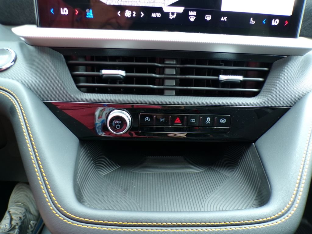 New 2026 Carbonized Gray Metallic Ford Tremor® image 24